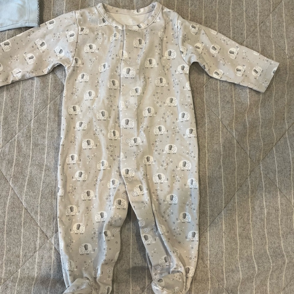 Kissy kissy footie 0-3 months worn once